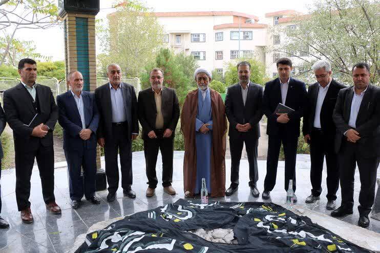 تأکید بر اجرای منویات رهبری برای رفع مشکلات دانشگاه آزاد؛ توسعه شهر با همکاری شورای شهر و دانشگاه تأکید بر اجرای منویات رهبری برای رفع مشکلات دانشگاه آزاد؛ توسعه شهر با همکاری شورای شهر و دانشگاه