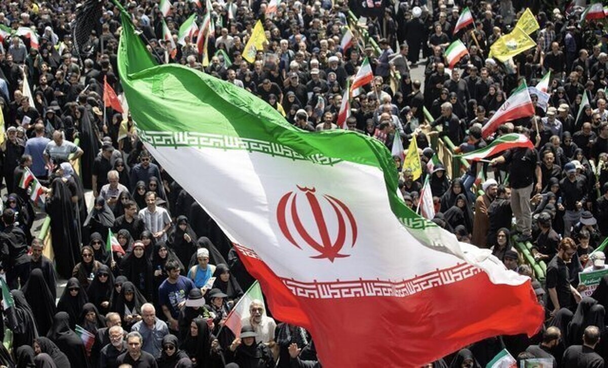 پیام صریح رهبر انقلاب| ایران مسیر قدرت را نه از طریق مذاکره که با اتکا به مقاومت ملی طی می‌کند