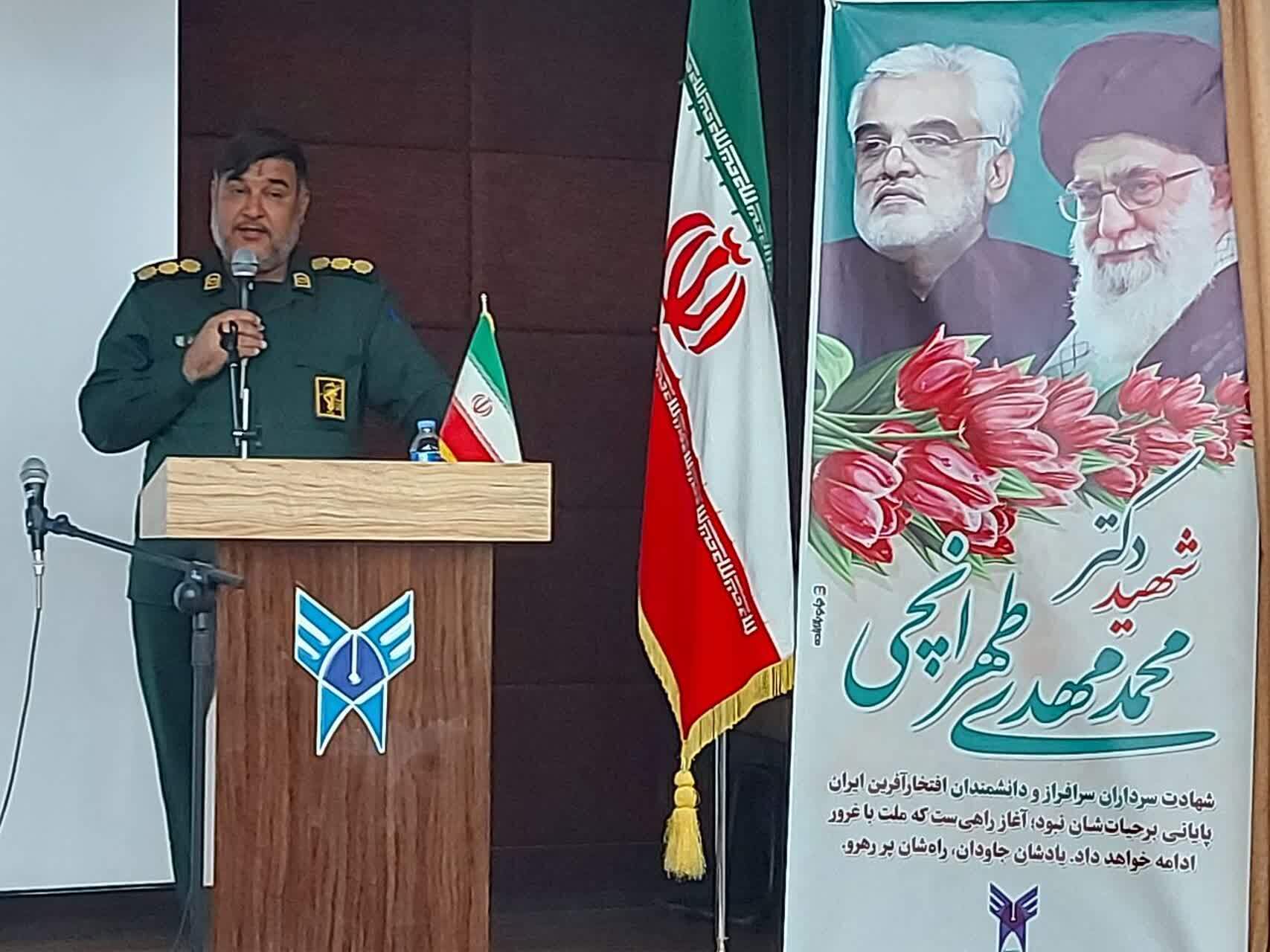 شهید کاظمی اهمیت ویژهای به نماز اول وقت میداد؛ تأکید شهید بر احترام به پدر و مادر شهید کاظمی اهمیت ویژهای به نماز اول وقت میداد؛ تأکید شهید بر احترام به پدر و مادر