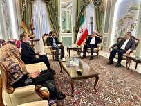 دیدار مینیاتوریست ایرانی با سفیر ایران در روسیه