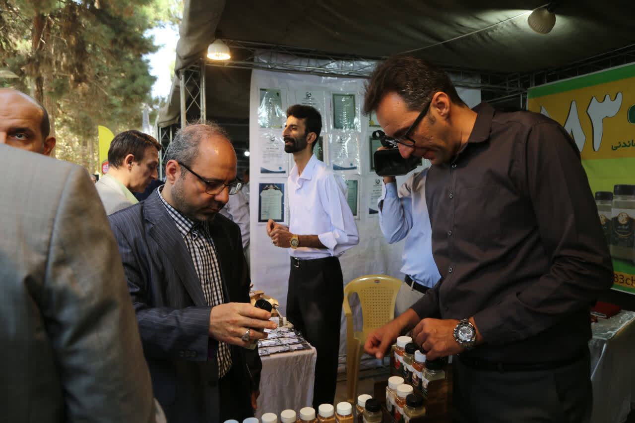 دانشگاه آزاد حامی ایدههای نو؛ جشنواره مهر فناوری فرصتی برای تحقق اقتصاد دانشبنیان دانشگاه آزاد حامی ایدههای نو؛ جشنواره مهر فناوری فرصتی برای تحقق اقتصاد دانشبنیان