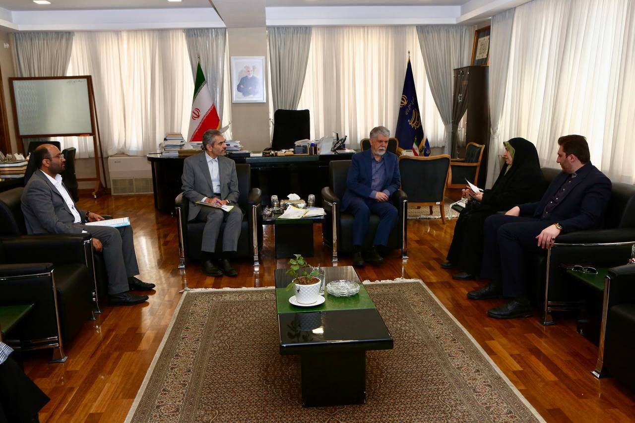 جمعی از نمایندگان مجلس با وزیر فرهنگ و ارشاد اسلامی دیدار کردند جمعی از نمایندگان مجلس با وزیر فرهنگ و ارشاد اسلامی دیدار کردند