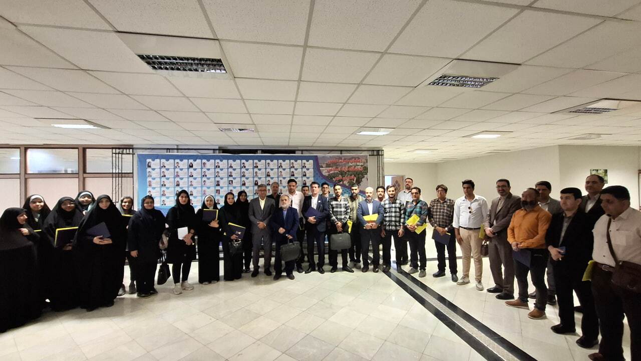 رشد ۳۰ درصدی درآمدهای غیرشهریهای دانشگاه آزاد خمینیشهر؛ استقرار ۳۵ شرکت فناور و دانشبنیان در مرکز رشد رشد ۳۰ درصدی درآمدهای غیرشهریهای دانشگاه آزاد خمینیشهر؛ استقرار ۳۵ شرکت فناور و دانشبنیان در مرکز رشد