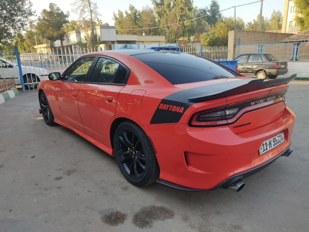 توقف خودروی دوج با سرعت ۲۲۰ کیلومتر در ساعت در آزادراه قم