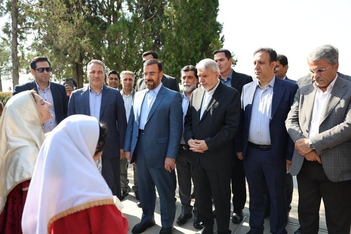 وزیر میراث‌فرهنگی وارد شیراز شد  تمرکز بر توسعه زیرساخت‌های گردشگری فارس و حضور در جشنواره ملی سیب سپیدان