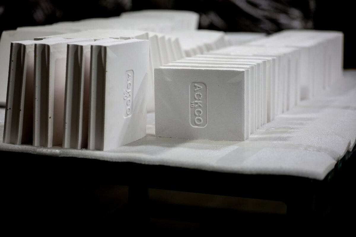 ایران از فناوری نانو، «تونل انجماد» و «نیتروژن مایع» برای تولید آجر نسوز استفاده می‌کند