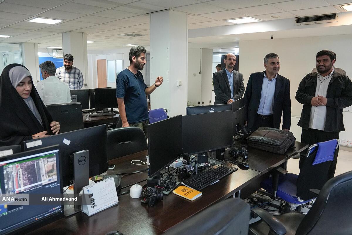 بازدید رئیس دانشگاه آزاد استان تهران از خبرگزاری آنا و حضور در ویژه‌برنامه «از نزدیک»
