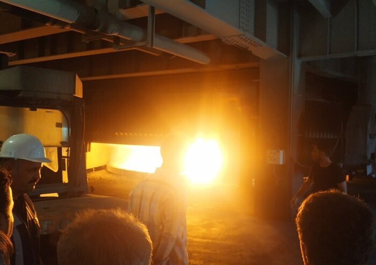 انفجار در کارخانه فروسیلیس دامغان؛ ۳ کارگر دچار سوختگی شدید شدند