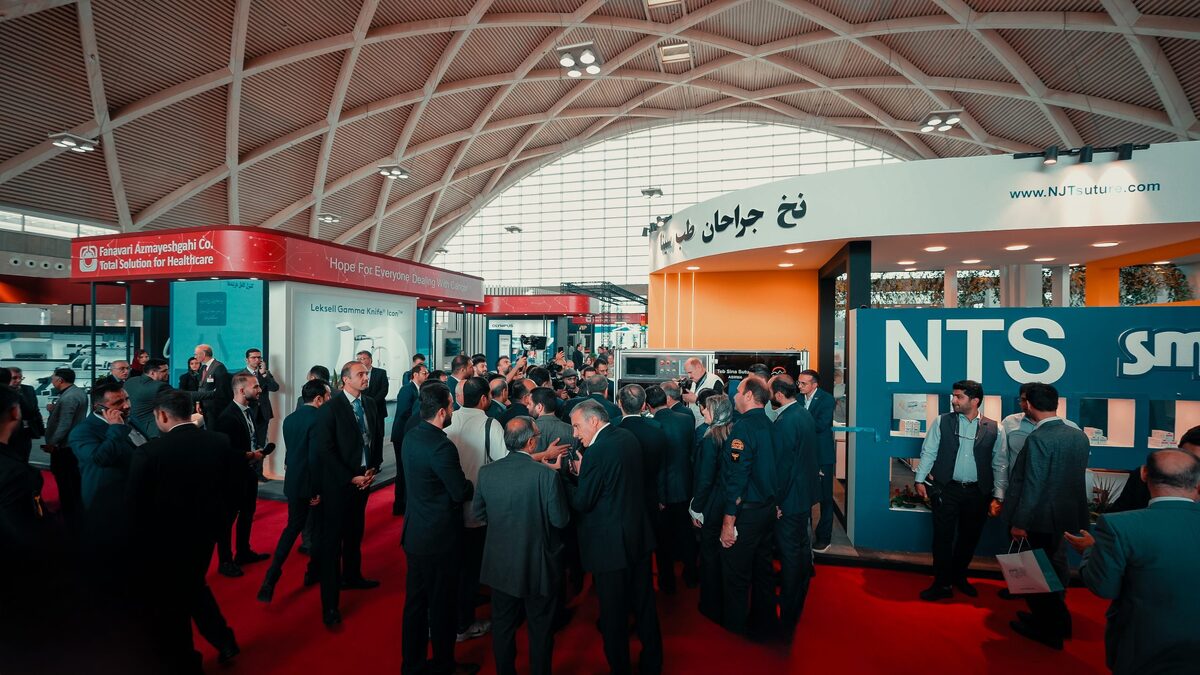 نمایش جلوه‌ای از توانمندی تولیدکنندگان داخلی در مقابله با تحریم‌ها در ایران‌مد