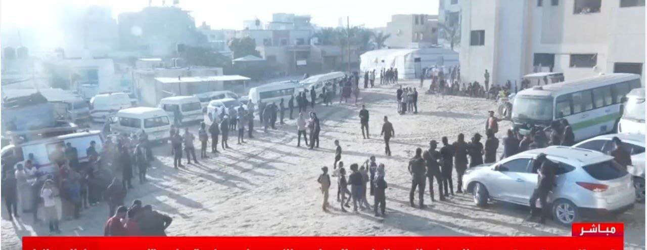 آغاز بزرگترین تبادل اسرا در تاریخ منازعه غزه: حماس ۲۰ اسیر اسرائیلی را آزاد کرد و در مقابل آزادی ۲۰۰۰ فلسطینی کلید خورد آغاز بزرگترین تبادل اسرا در تاریخ منازعه غزه: حماس ۲۰ اسیر اسرائیلی را آزاد کرد و در مقابل آزادی ۲۰۰۰ فلسطینی کلید خورد