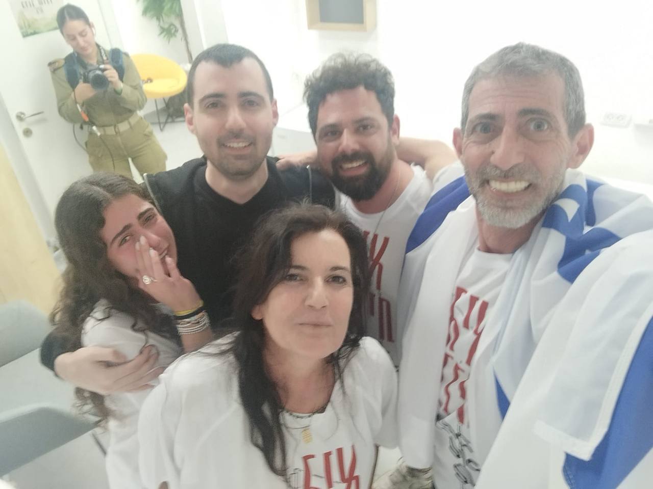 بازگشت ۲۰ اسیر اسراییلی از نوار غزه و دیدار آنان با خانوادهها؛ ژنرالهای اسرائیل و آمریکا تحولات منطقه را بررسی کردند بازگشت ۲۰ اسیر اسراییلی از نوار غزه و دیدار آنان با خانوادهها؛ ژنرالهای اسرائیل و آمریکا تحولات منطقه را بررسی کردند