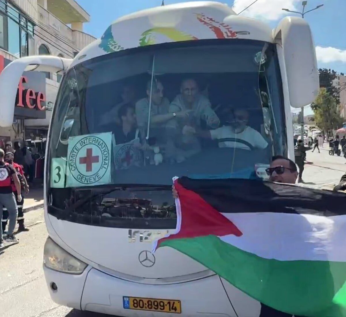 بازگشت اسرای فلسطینی پس از دهه&zwnj;ها اسارت؛ جشن و شادی در رام&zwnj;الله و خانیونس