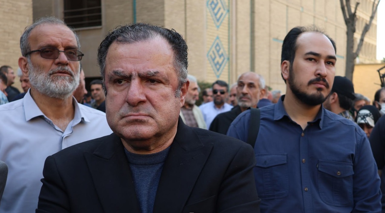 تشییع پیکر زنده یاد محمد کاسبی/ مردم برای بدرقه مرد خوش رکاب سینما آمدند+ فیلم و عکس تشییع پیکر زنده یاد محمد کاسبی/ مردم برای بدرقه مرد خوش رکاب سینما آمدند+ فیلم و عکس