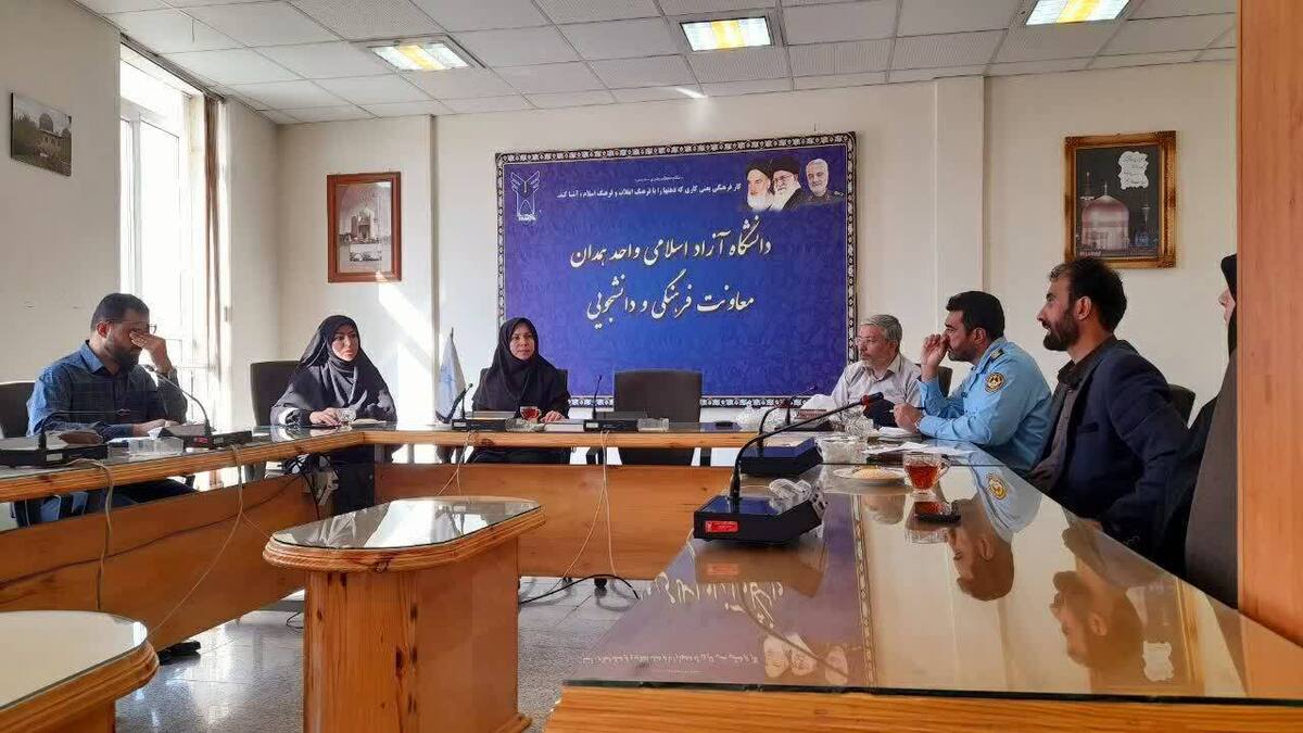 همایش توان‌افزایی استادان درس «دفاع مقدس» استان همدان برگزار می‌شود