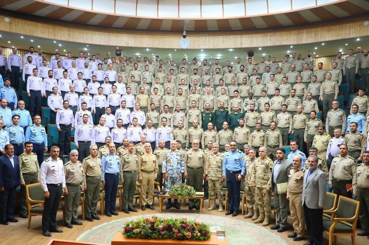 گرامیداشت هفته فرماندهی انتظامی با حضور فرمانده مرزبانی در دانشگاه فرماندهی و ستاد ارتش
