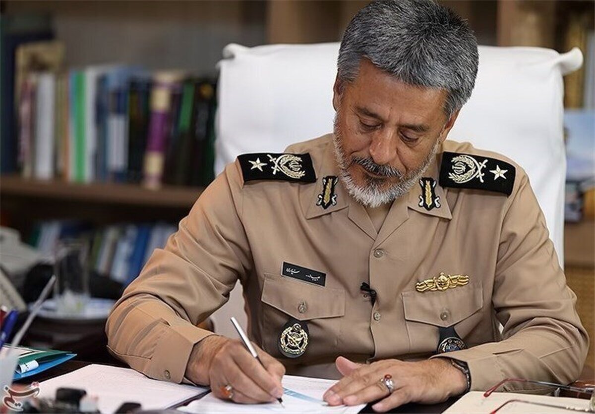 امیر دریادار سیاری: مجاهدان سازمان عقیدتی سیاسی ارتش، پرچمداران جبهه تبیین‌اند