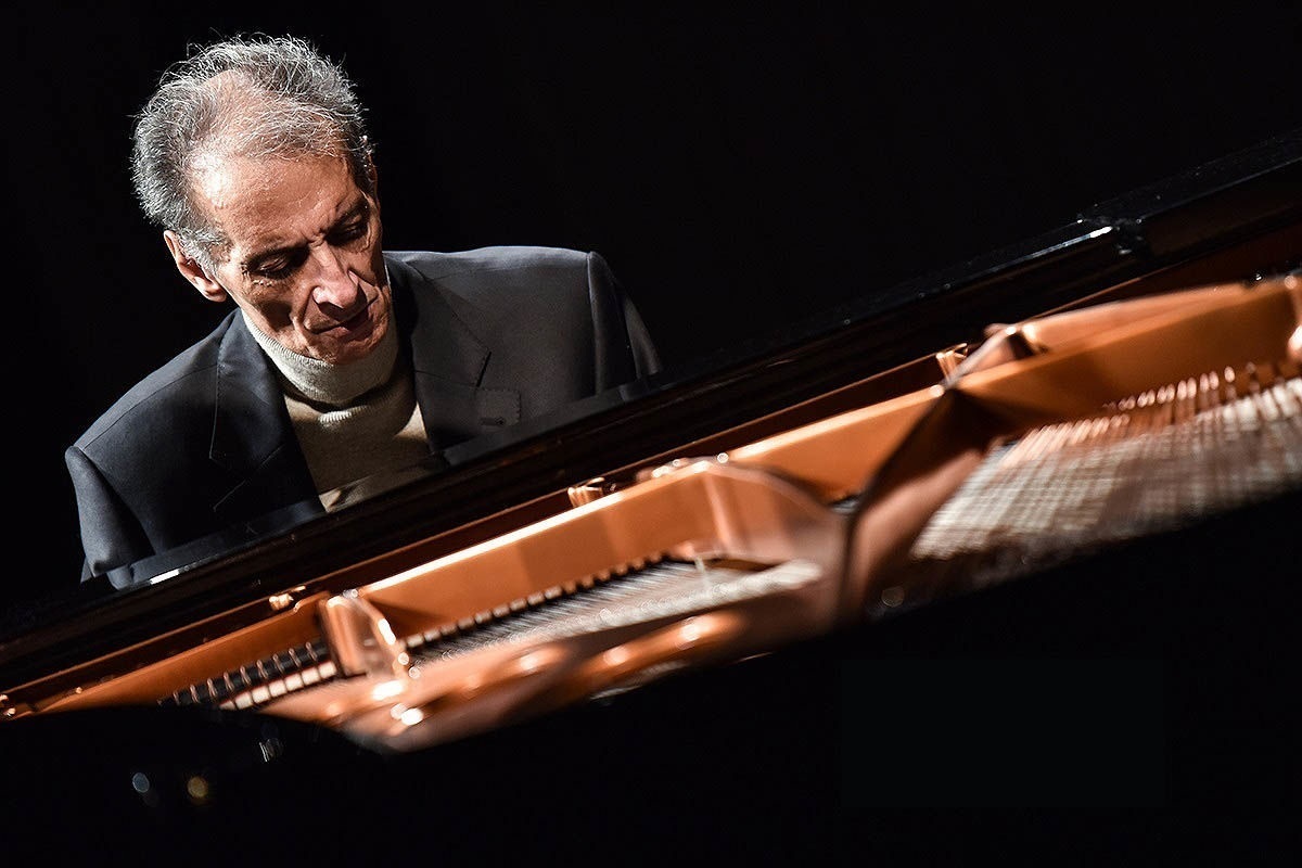 فریدون ناصحی در تالار وحدت می‌نوازد