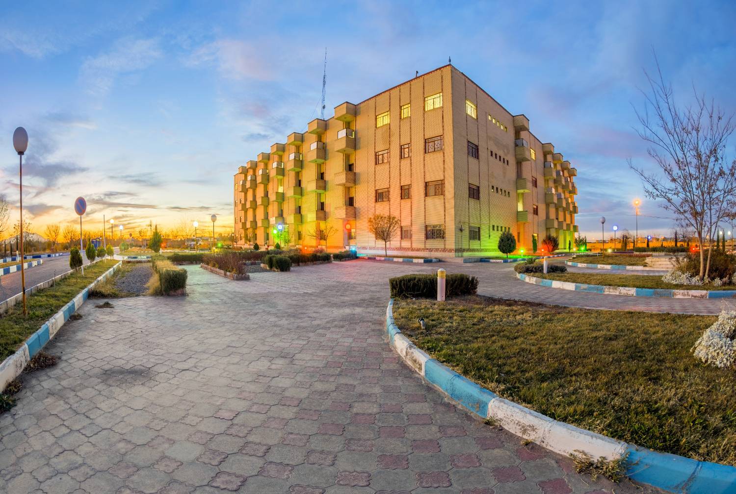 از آشپزخانه مدرن و خوابگاه هوشمند تا ساختمان فنی بازسازیشده؛ آغاز پروژه ارتقای زیرساخت دانشگاه آزاد سیرجان از آشپزخانه مدرن و خوابگاه هوشمند تا ساختمان فنی بازسازیشده؛ آغاز پروژه ارتقای زیرساخت دانشگاه آزاد سیرجان