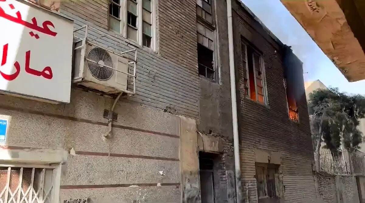 آتش‌سوزی در ساختمان متروکه خیابان انقلاب بدون تلفات مهار شد