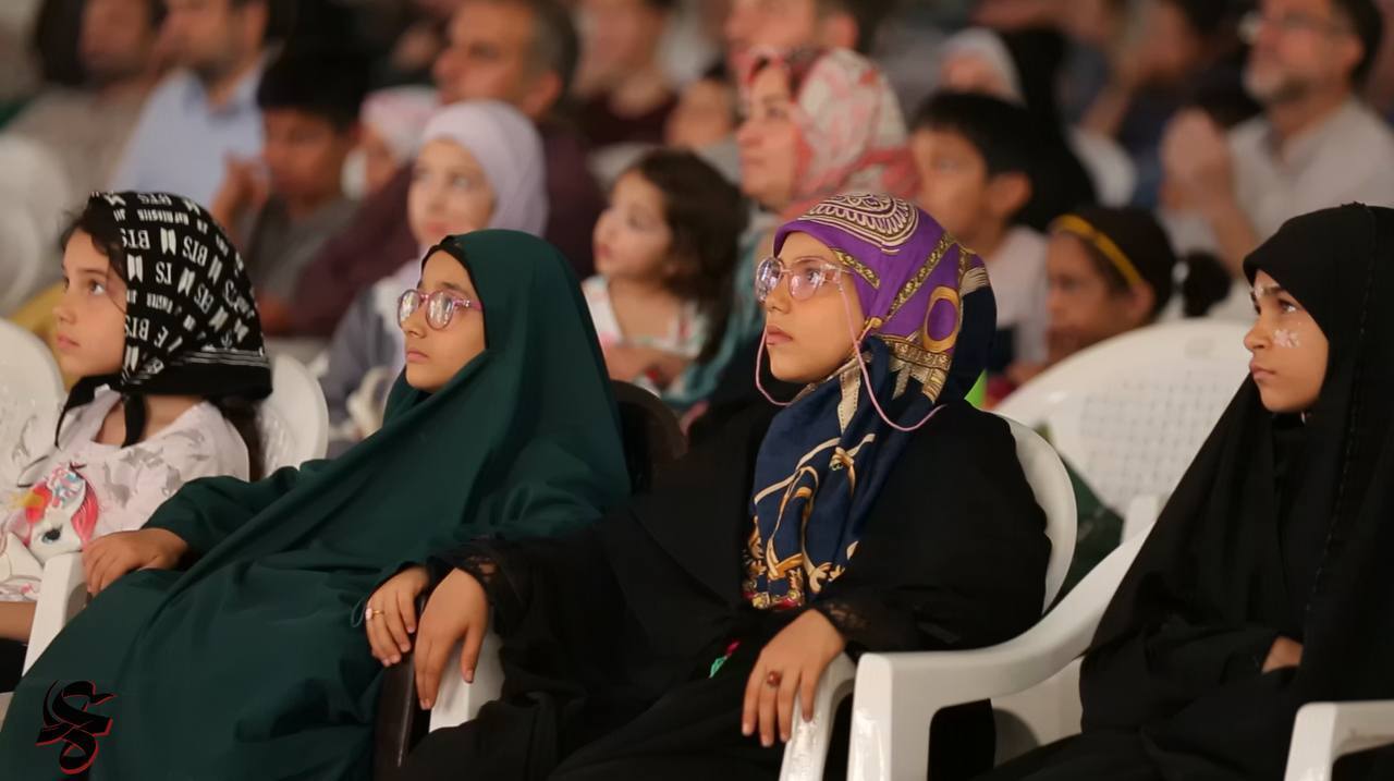 آغاز یک حرکت هنری مبارک در نماز جمعه تهران آغاز یک حرکت هنری مبارک در نماز جمعه تهران