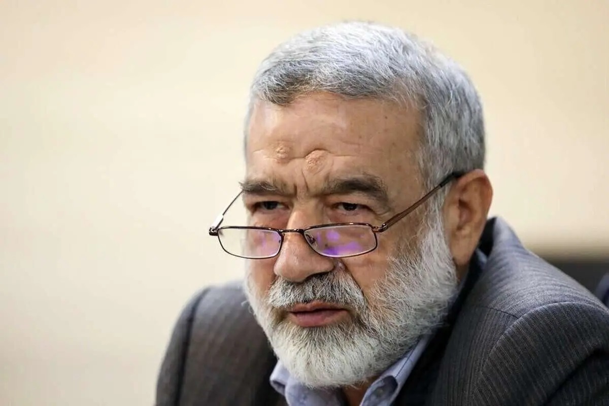 غضنفری: با اتکا به جوانان نخبه می‌توانیم مشکلات را از پیش پا برداریم؛ در پازل دشمن بازی نکنیم