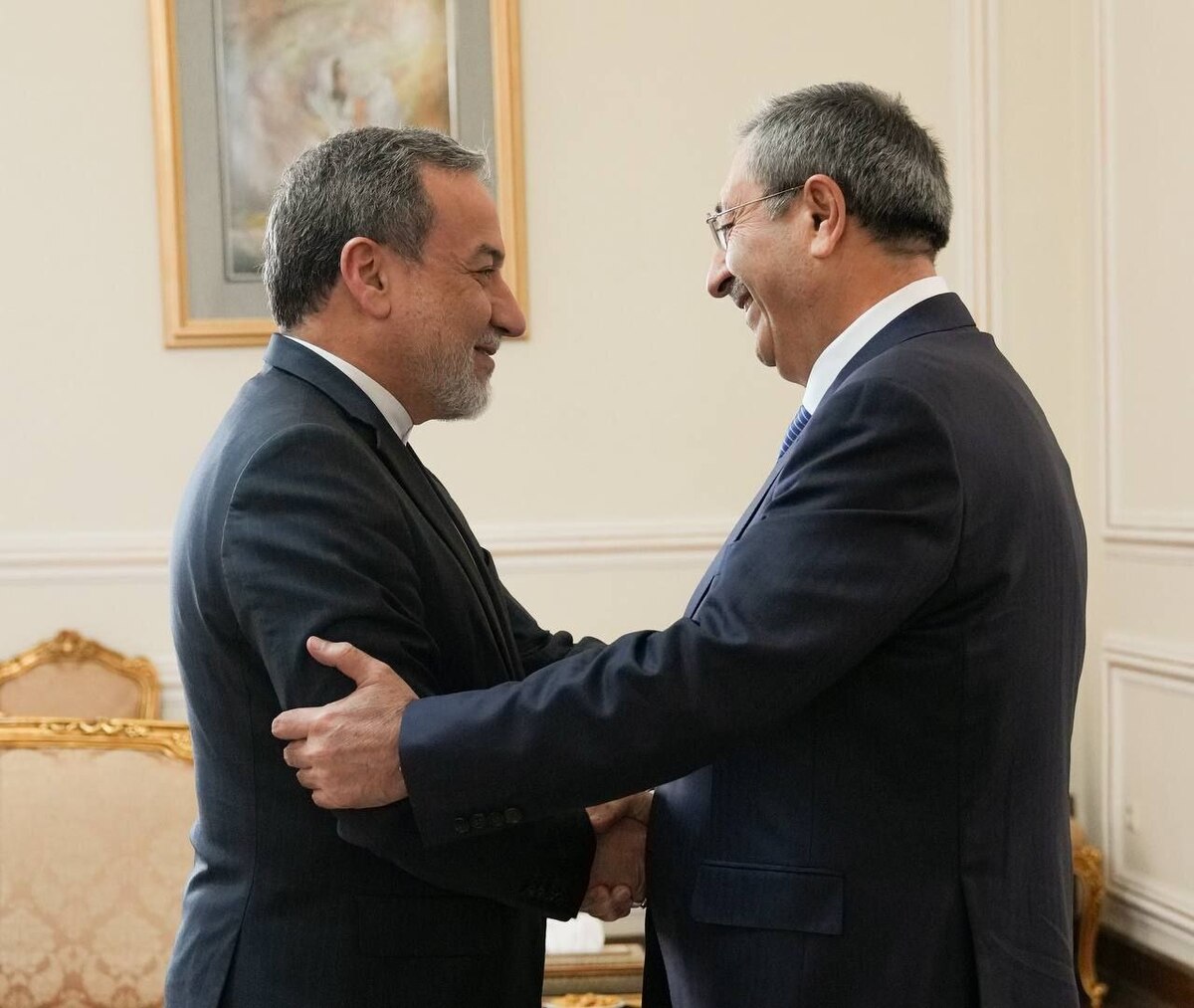 دیدار دستیار ویژه رئیس‌جمهور آذربایجان با عراقچی