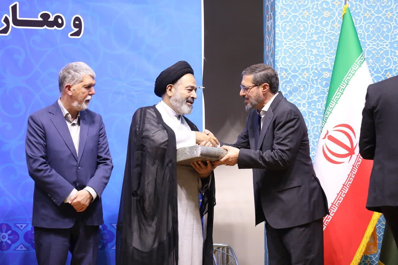 تکریم و معارفه رئیس سازمان حج و زیارت برگزار شد/ تاکید بر «حج هوشمند» در دوره جدید تکریم و معارفه رئیس سازمان حج و زیارت برگزار شد/ تاکید بر «حج هوشمند» در دوره جدید