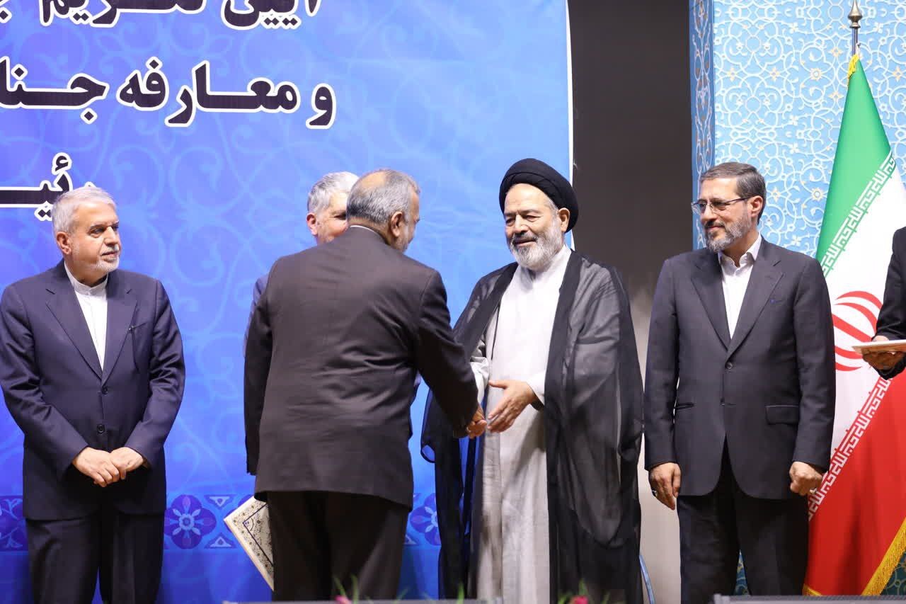 تکریم و معارفه رئیس سازمان حج و زیارت برگزار شد/ تاکید بر «حج هوشمند» در دوره جدید تکریم و معارفه رئیس سازمان حج و زیارت برگزار شد/ تاکید بر «حج هوشمند» در دوره جدید