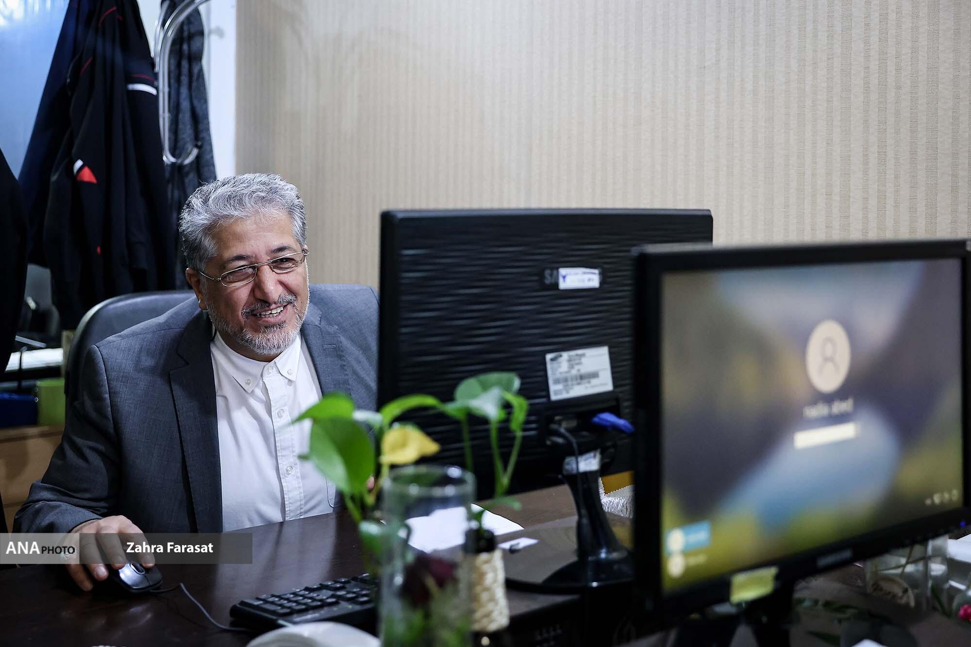 رئیس دانشگاه آزاد اسلامی از تحریریه خبرگزاری آنا بازدید کرد رئیس دانشگاه آزاد اسلامی از تحریریه خبرگزاری آنا بازدید کرد