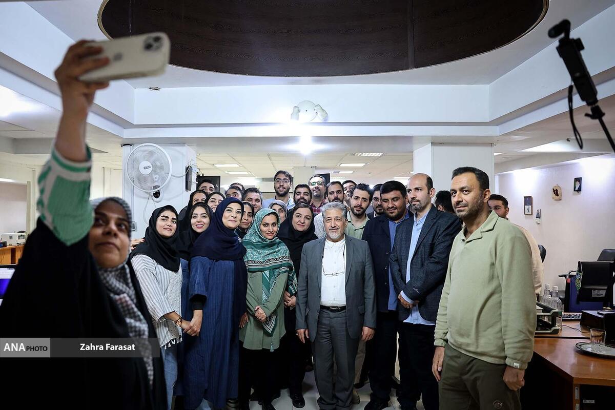رئیس دانشگاه آزاد اسلامی از تحریریه خبرگزاری آنا بازدید کرد