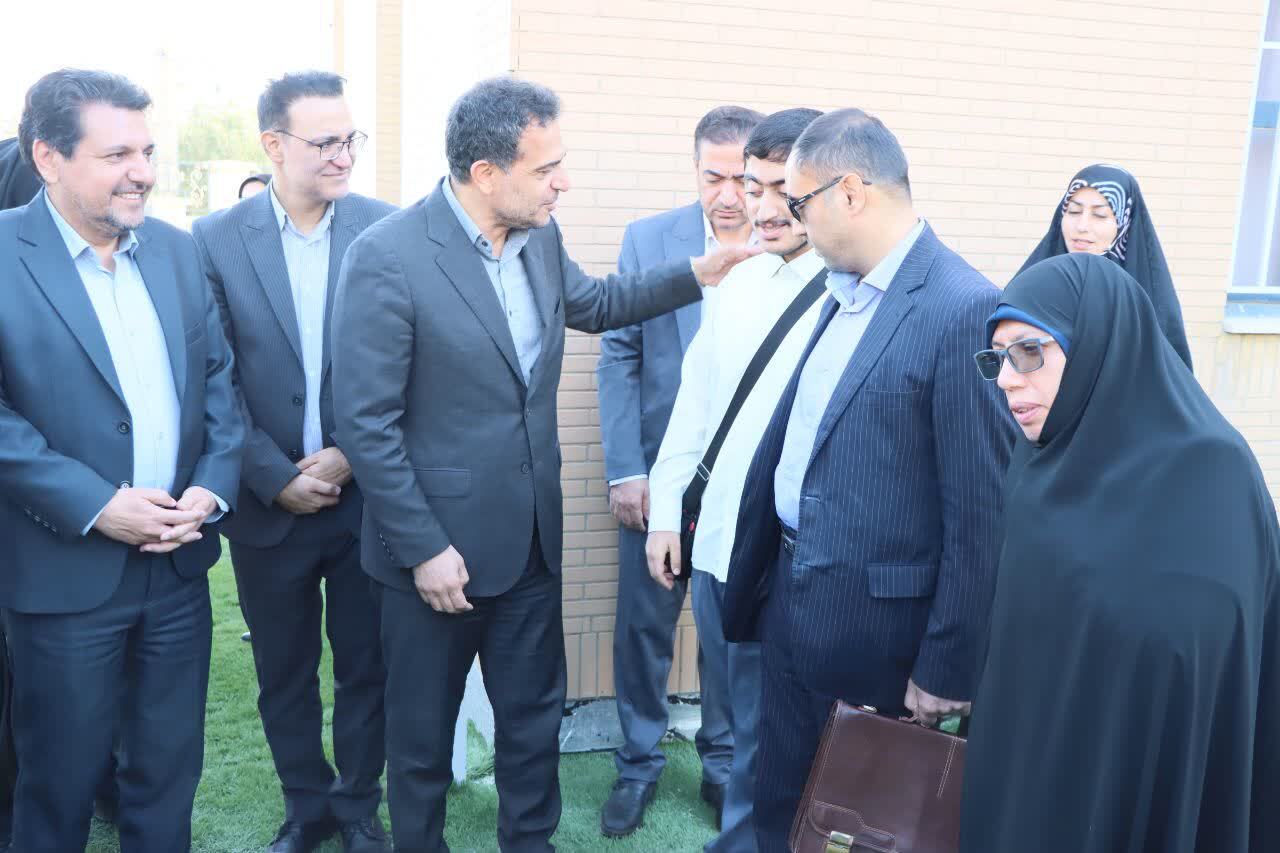 روشندلان، قهرمانان اراده و امید/ افتتاح زمین چمن ورزشی ویژه در مدرسه موسیبنجعفر (ع) روشندلان، قهرمانان اراده و امید/ افتتاح زمین چمن ورزشی ویژه در مدرسه موسیبنجعفر (ع)