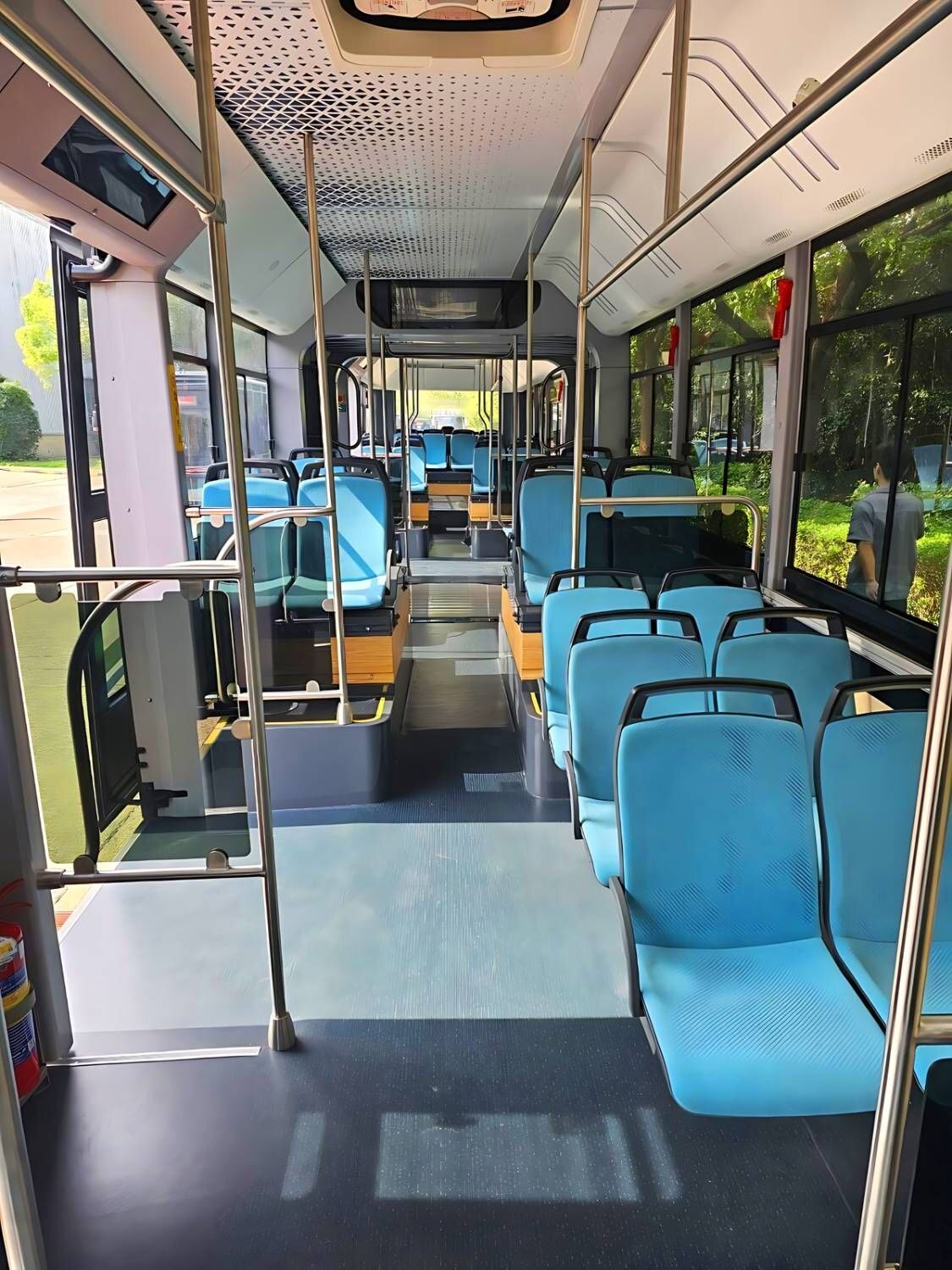 انتشار نخستین تصاویر از متروباس&zwnj;های جدید تهران