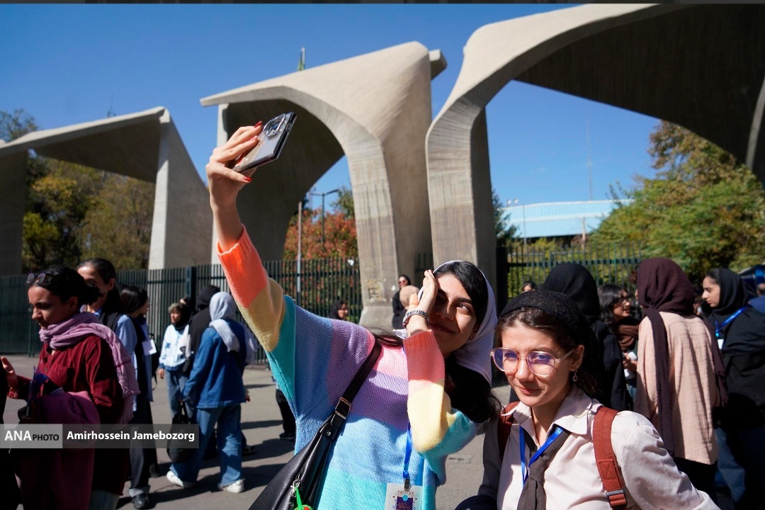 موج شور و هیجان بین نودانشجویان تهران با حضور ارسطوی پایتخت