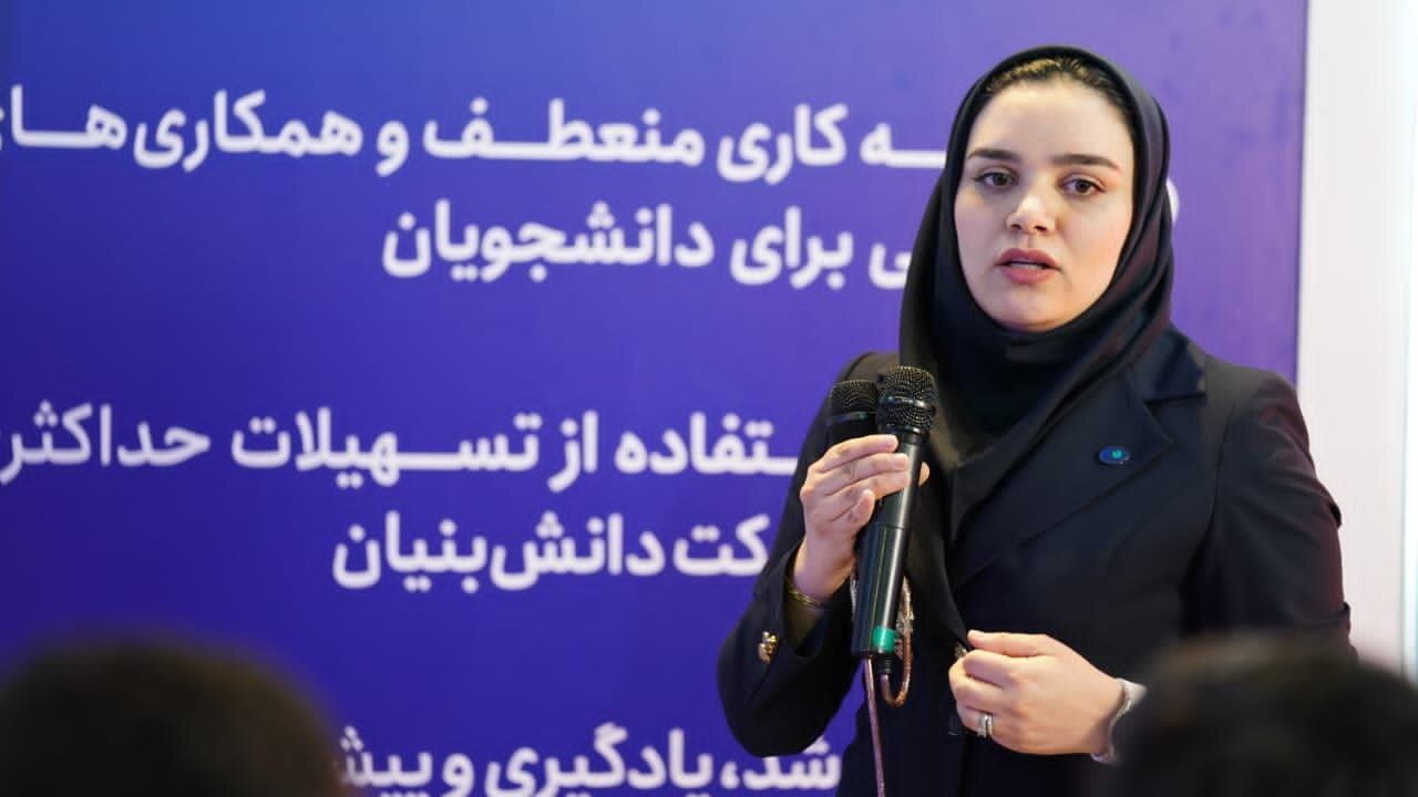 رونمایی مهیمن از دو محصول فناورانه در الکامپ ۲۰۲۵؛ از امنیت نرم‌افزار تا تحول پیام‌رسانی