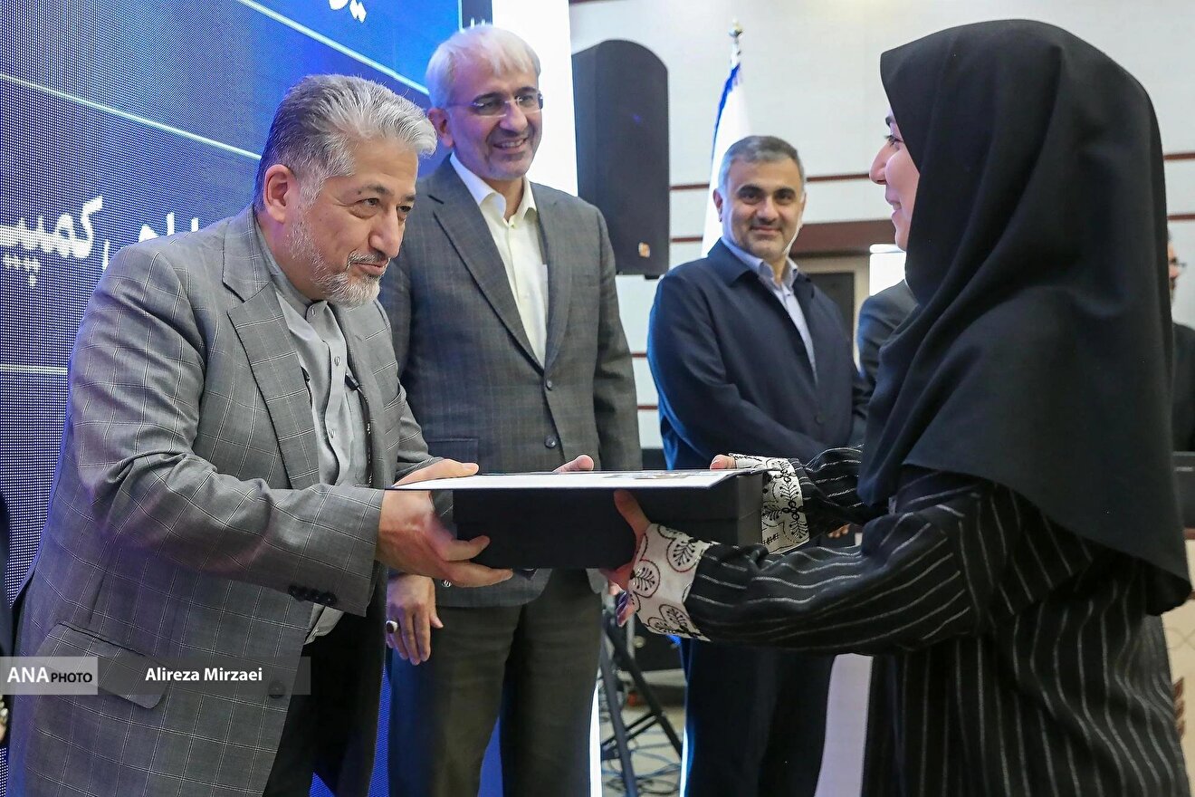 تقدیر از مدال‌آوران هفدهمین المپیاد پزشکی دانشگاه آزاد اسلامی