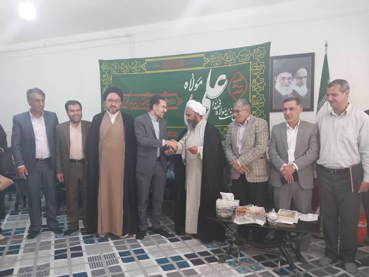 تجلیل از مجاهدت‌های امام جمعه ممسنی در دفاع مقدس؛ پایداری شما چراغ راه آیندگان است