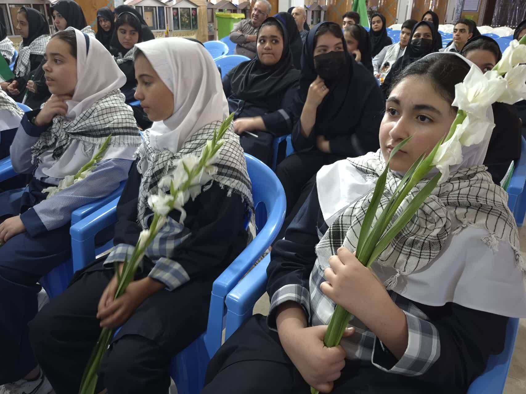 مقالهنویسی درباره زندگی 8 امام؛ آغاز جشنواره «کهکشان هدایت» با هنرنمایی دانشآموزان مقالهنویسی درباره زندگی 8 امام؛ آغاز جشنواره «کهکشان هدایت» با هنرنمایی دانشآموزان