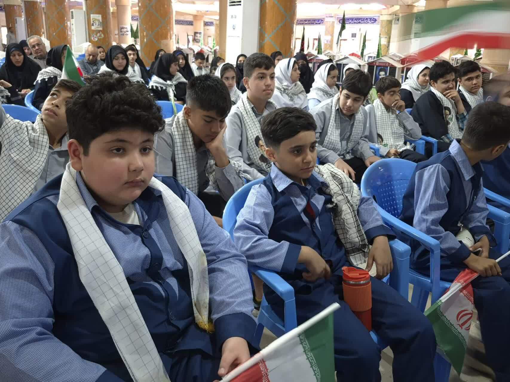 مقالهنویسی درباره زندگی 8 امام؛ آغاز جشنواره «کهکشان هدایت» با هنرنمایی دانشآموزان مقالهنویسی درباره زندگی 8 امام؛ آغاز جشنواره «کهکشان هدایت» با هنرنمایی دانشآموزان