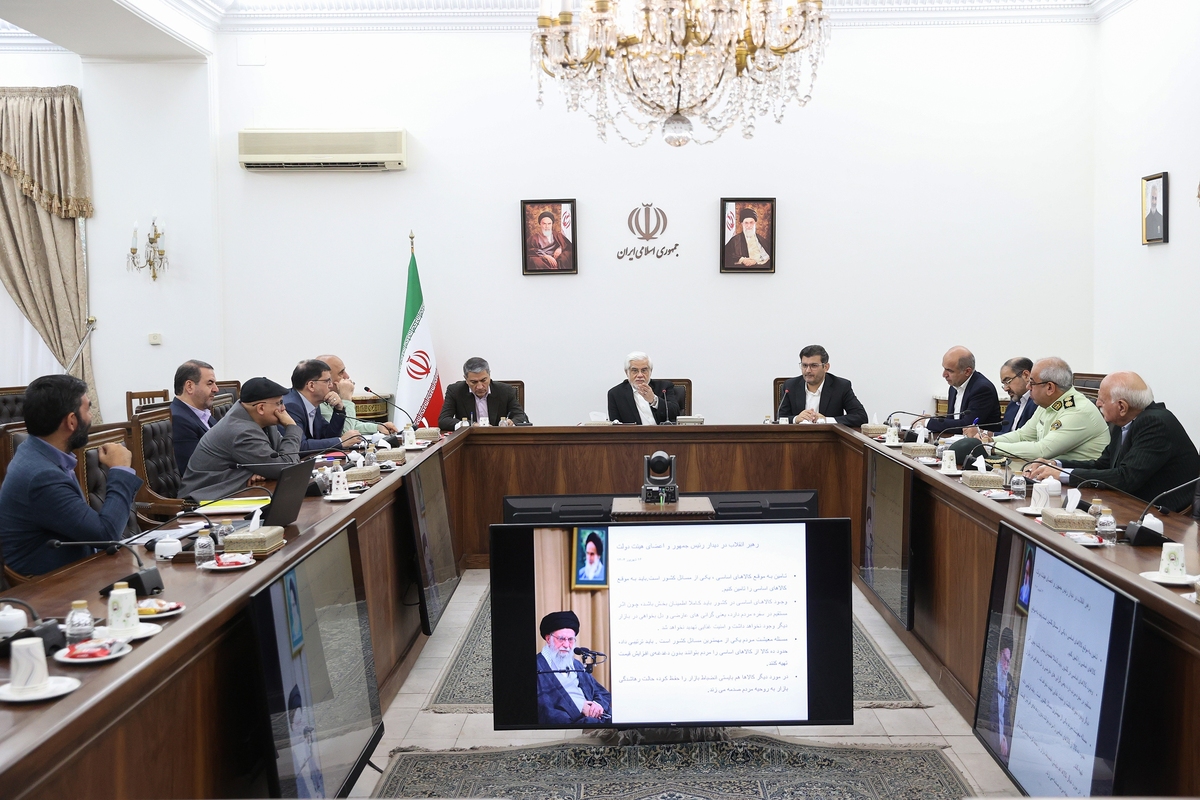 عارف: اجازه نمی‌دهیم با سفره مردم شوخی کنند مردم از درگیری‌ها خسته شده‌اند