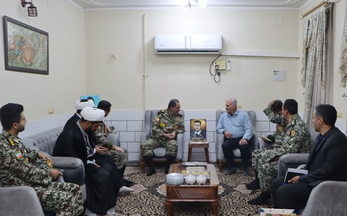 بازدید فرمانده قرارگاه پدافند هوایی خاتمالانبیاء (ص) از گروه پدافند هوایی دزفول و دیدار با خانواده شهید حاتمی بازدید فرمانده قرارگاه پدافند هوایی خاتمالانبیاء (ص) از گروه پدافند هوایی دزفول و دیدار با خانواده شهید حاتمی