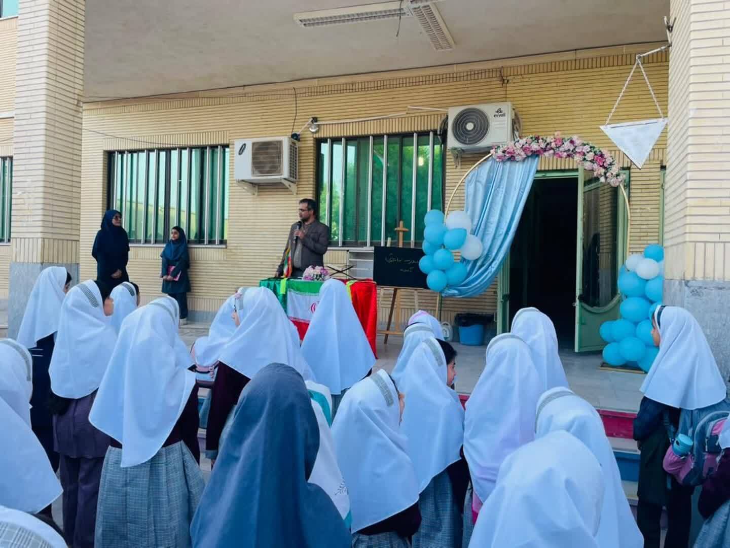 تأکید بر نقش جوانان در حفظ ارزشهای دفاع مقدس تأکید بر نقش جوانان در حفظ ارزشهای دفاع مقدس