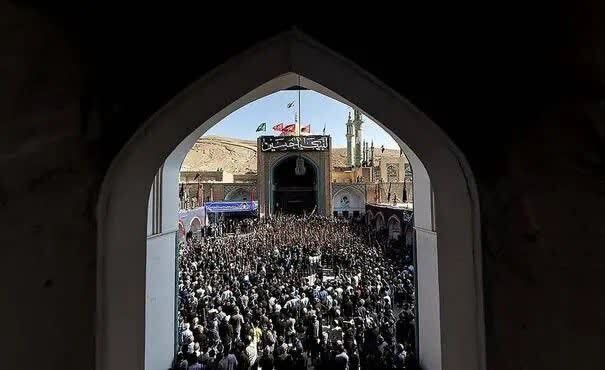 نگاهی به آیین سنتی مذهبی قالیشویان فین کاشان در کربلای ایران نگاهی به آیین سنتی مذهبی قالیشویان فین کاشان در کربلای ایران