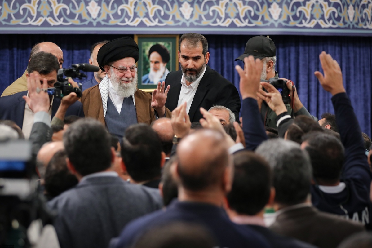 قدردانی و عهد جامعه ورزش با رهبر معظم انقلاب: سربازان ایران در جنگ نرم خواهیم بود