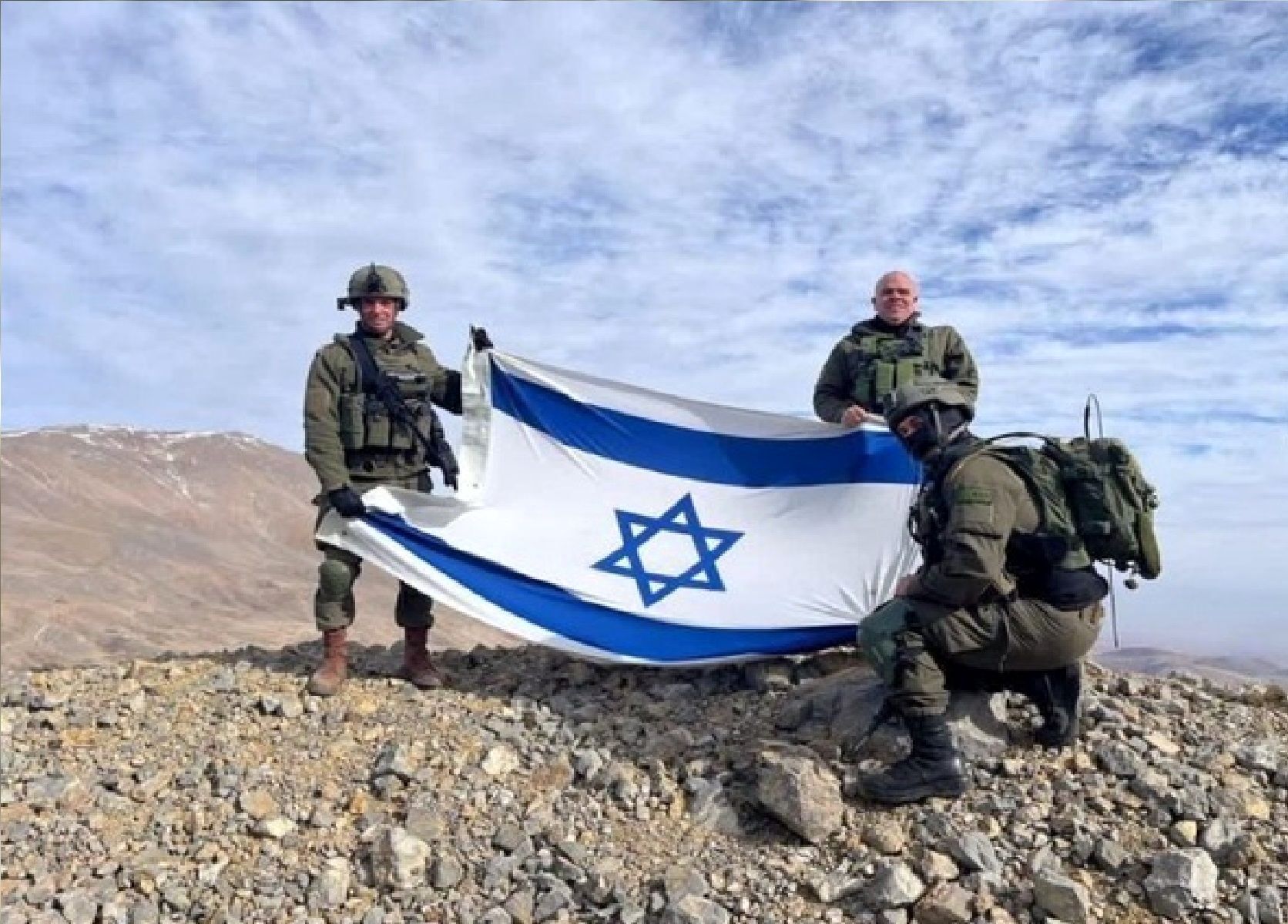 سودان؛ کشوری در شعلههای طلا و خون/ از رؤیای استقلال تا میدان رقابت امارات، قطر و اسرائیل سودان؛ کشوری در شعلههای طلا و خون/ از رؤیای استقلال تا میدان رقابت امارات، قطر و اسرائیل