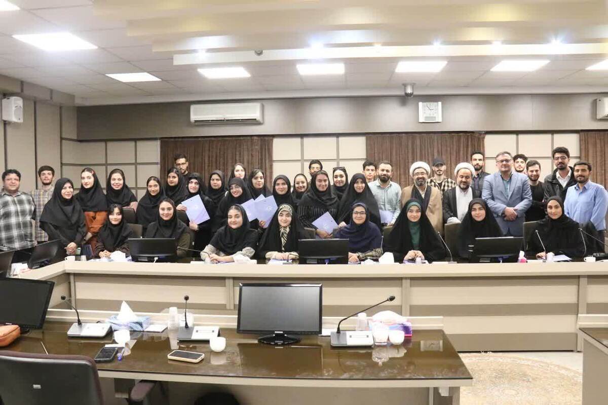 فریاد تشکل‌ها؛ از «هفت‌خوان اداری» تا لزوم شفافیت در صدور مجوزها  کار با دانشجویان را بلدم