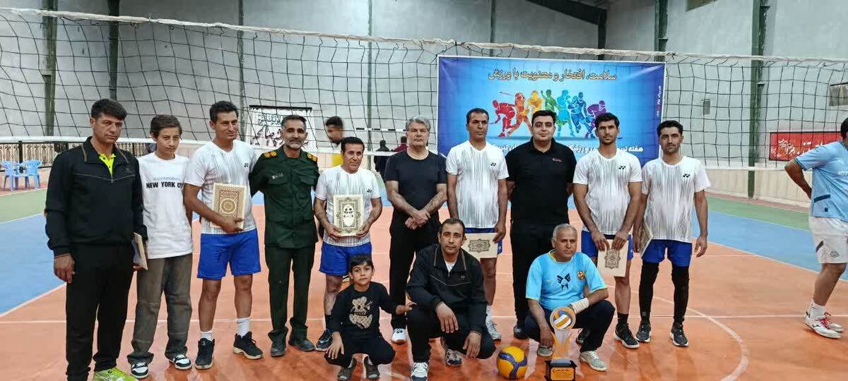 دانشگاه آزاد قهرمان مسابقات والیبال ادارات شهرستان ارسنجان