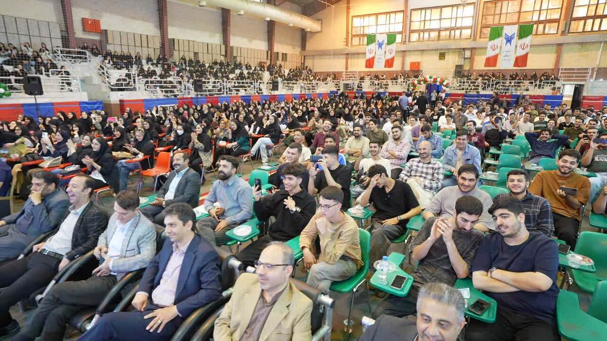 افشاری به دانشجویان جدید: دانشگاه را صرفاً محل کسب علم نظری ندانید؛ مهارت بیاموزید