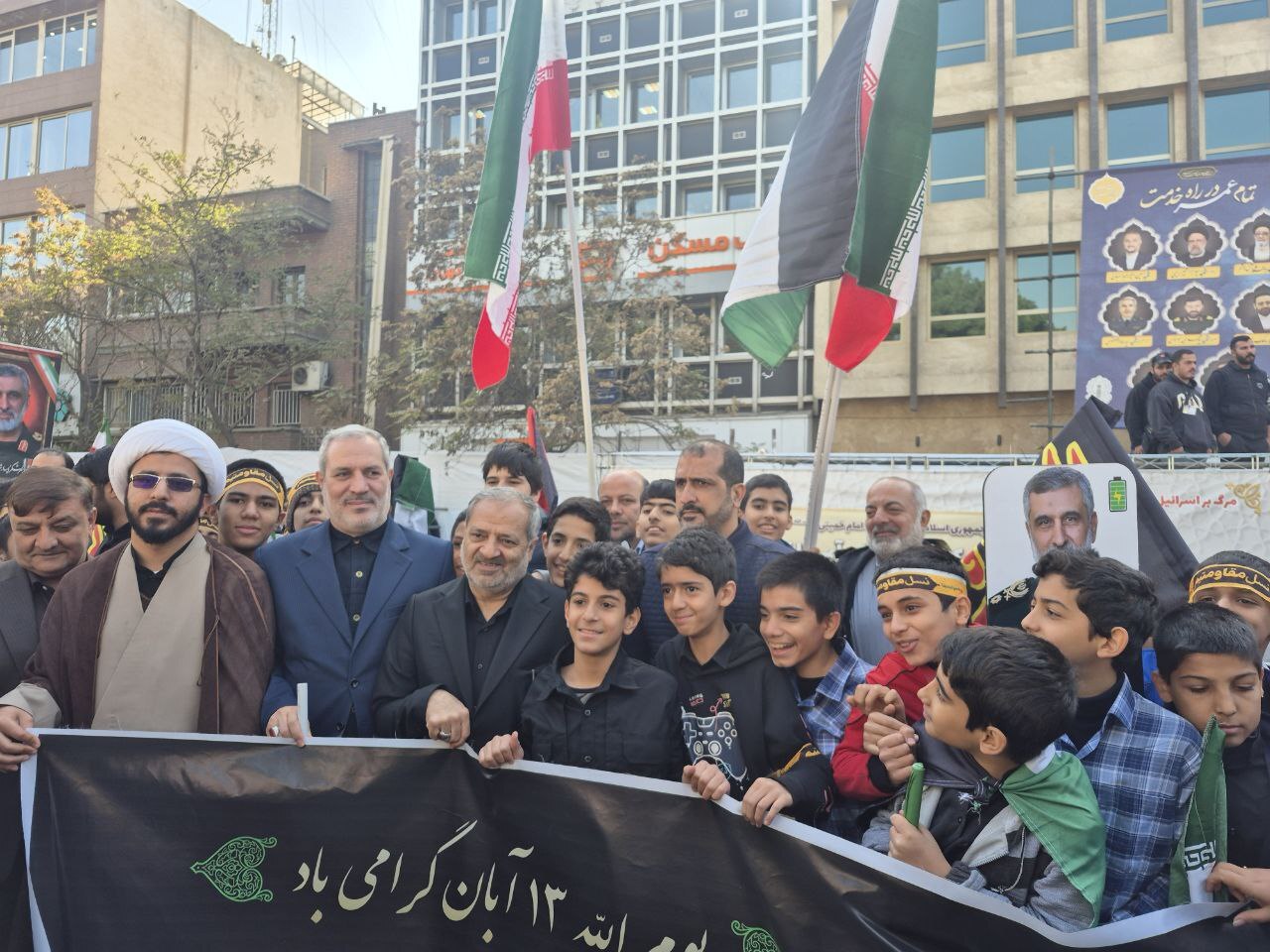 فریاد استکبارستیزی در روز ۱۳ آبان طنینانداز شد/ ایران سراسر مرگ بر آمریکا است + عکس و فیلم فریاد استکبارستیزی در روز ۱۳ آبان طنینانداز شد/ ایران سراسر مرگ بر آمریکا است + عکس و فیلم