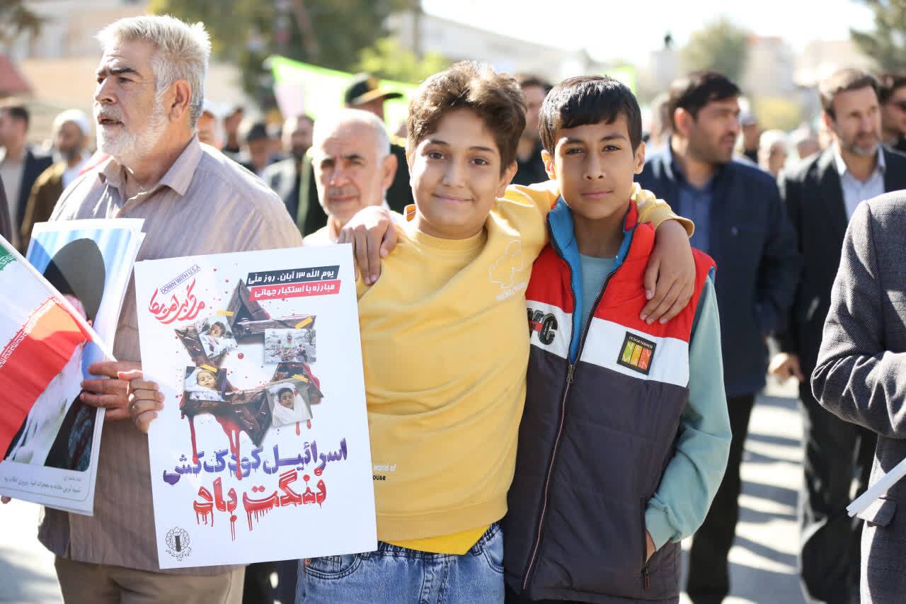 حماسه ملت، ایران را درنوردید/ پیام دانشآموزان به دشمنان؛ شعلهورتر از موشک هستیم + فیلم و عکس حماسه ملت، ایران را درنوردید/ پیام دانشآموزان به دشمنان؛ شعلهورتر از موشک هستیم + فیلم و عکس