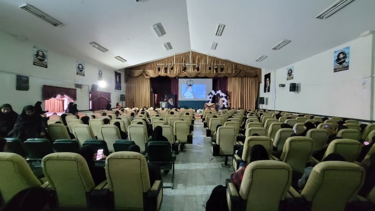 دانشجویان از مسیر قانونی برای پیشرفت در عرصههای علمی و اجتماعی بهره ببرند دانشجویان از مسیر قانونی برای پیشرفت در عرصههای علمی و اجتماعی بهره ببرند